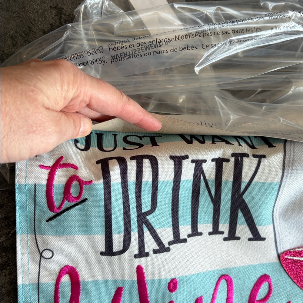NWT - Evergreen appliqué Garden Flag - “i just want to drink wine & pet my dog” - Picture 3 of 5